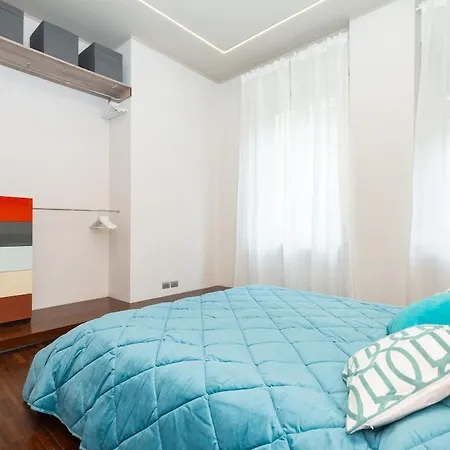 Luxury In Centre Apartment *