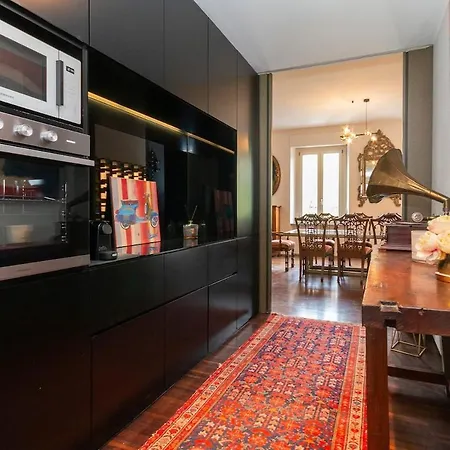 Luxury In Centre Apartment
