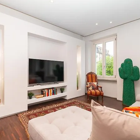 Luxury In Centre Apartment *