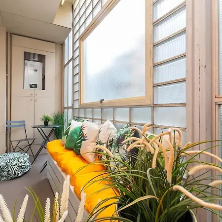 Luxury In Centre Apartment *